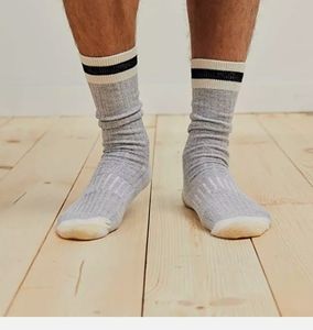 Men's Gold Toe casual traveler crew socks 4 pair pack Grey Heather Black…